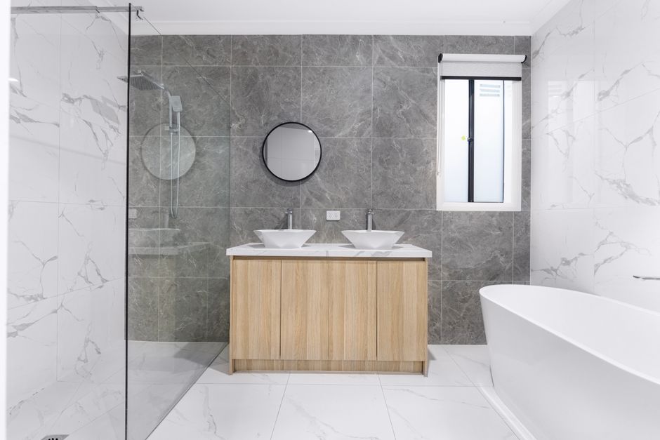 Completed turnkey renovation of an elegant bathroom